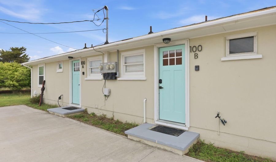 100 E Bogue Sound Dr, Atlantic Beach, NC 28512 - 4 Beds, 2 Bath