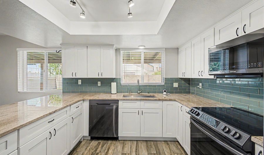 1326 W BOXELDER Ct, Chandler, AZ 85224 - 4 Beds, 3 Bath
