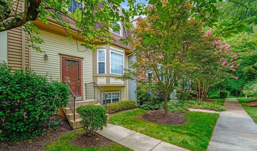 7930 PEYTON Frst, Annandale, VA 22003 - 4 Beds, 4 Bath