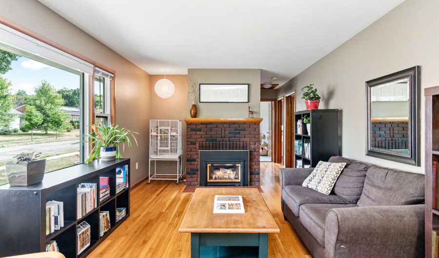 21 Alder Ln, Burlington, VT 05401 - 3 Beds, 1 Bath