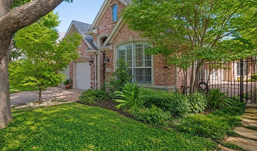 3785 Park Pl, Addison, TX 75001 - 3 Beds, 3 Bath
