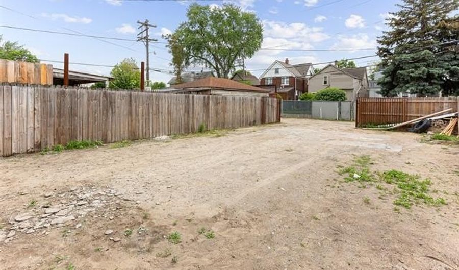 5839 McMillan St, Allen Park, MI 48209 - 5 Beds, 3 Bath