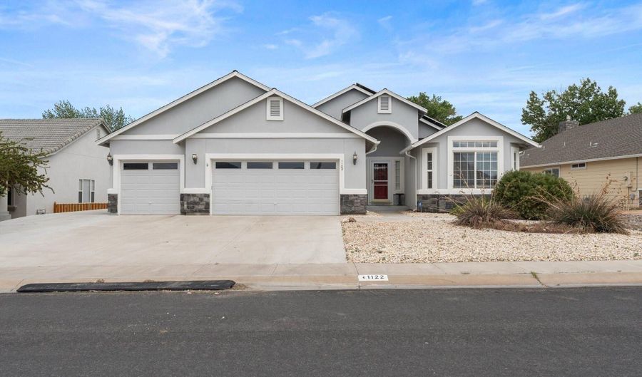 1122 Dixie Ln, Fernley, NV 89408 - 3 Beds, 2 Bath