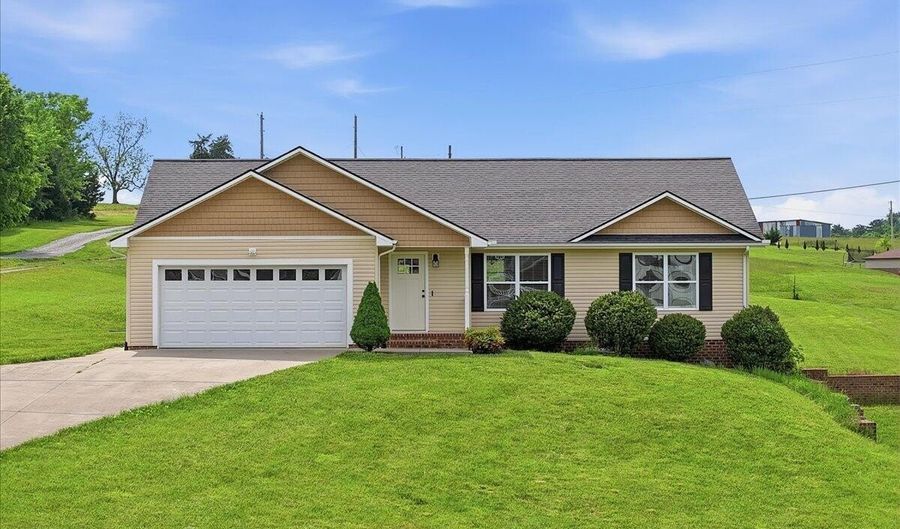 520 Calico Rd, Afton, TN 37616 - 3 Beds, 2 Bath