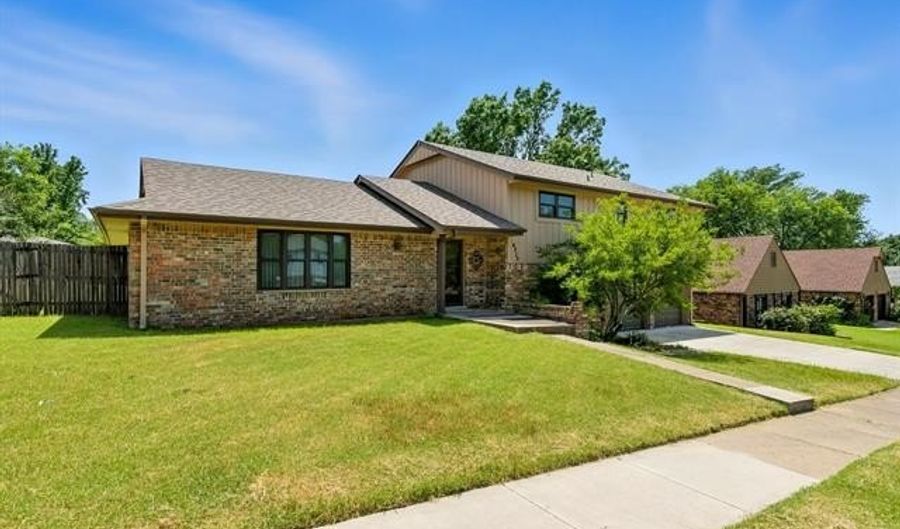 4715 Rolling Meadows Rd, Bartlesville, OK 74006 - 4 Beds, 3 Bath