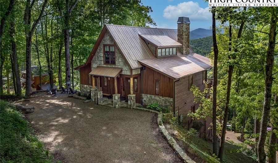 95 Autumn Blaze Ct, Banner Elk, NC 28604 - 4 Beds, 5 Bath