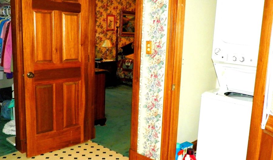 2818 Dixie Hwy, Bedford, IN 47421 - 3 Beds, 3 Bath