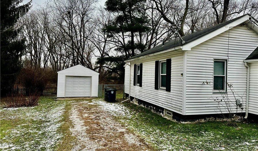 2541 Nesmith Lake Blvd, Akron, OH 44314 - 1 Beds, 1 Bath