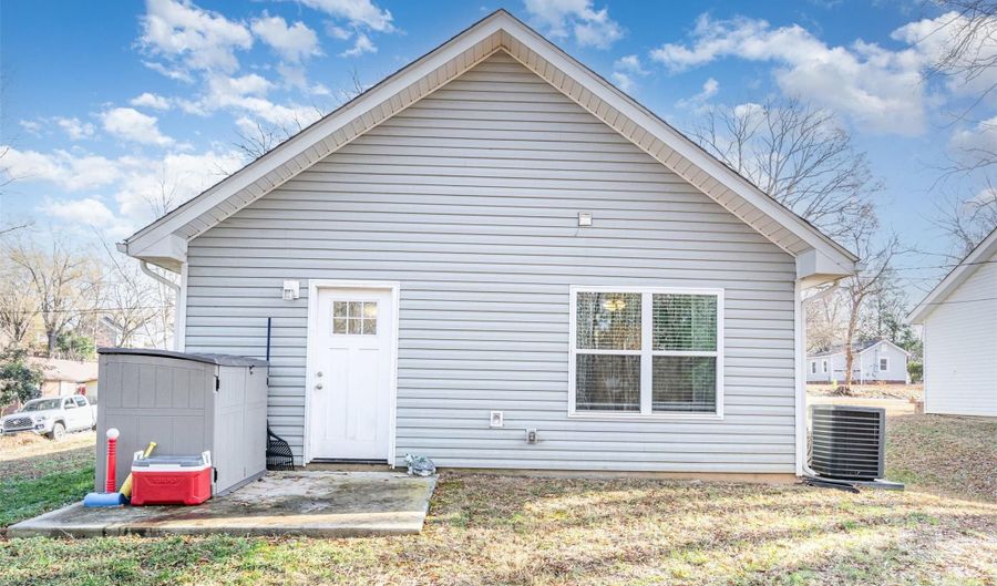 416 Brookwood Ave, Albemarle, NC 28001 - 3 Beds, 2 Bath