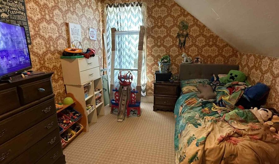 816 Ford Ave, Alpena, MI 49707 - 6 Beds, 1 Bath