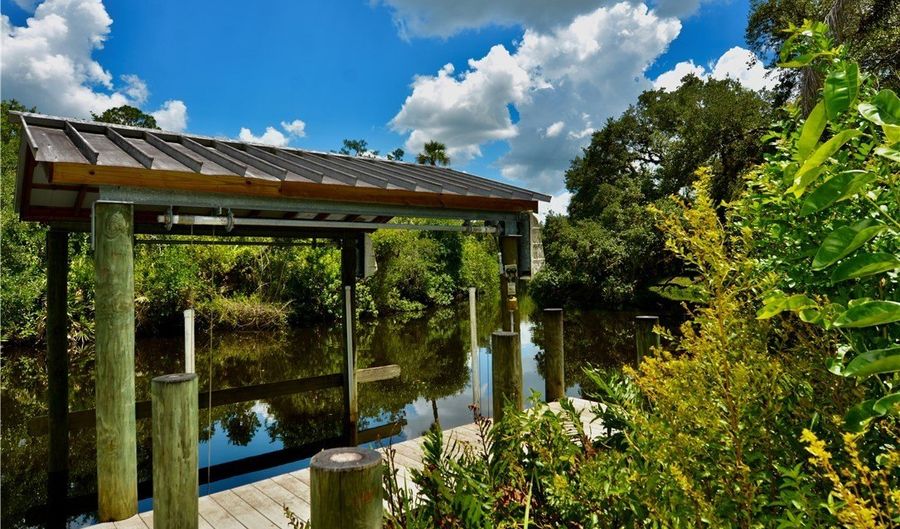18220 Elmwood Dr, Alva, FL 33920 - 5 Beds, 3 Bath