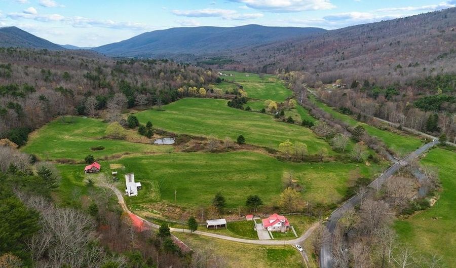 192 Hunting Camp Rd, Bastian, VA 24314 - 3 Beds, 1 Bath