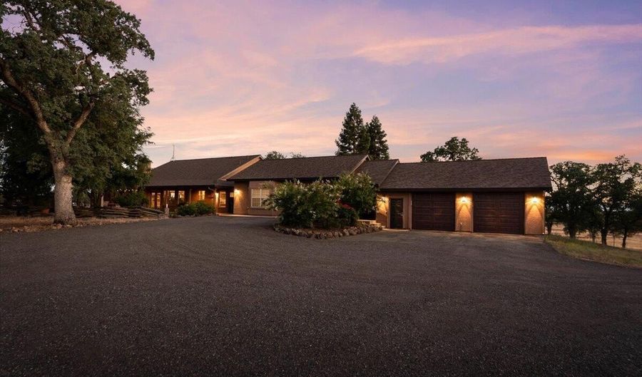 4905 Parkville Rd, Anderson, CA 96007 - 5 Beds, 4 Bath