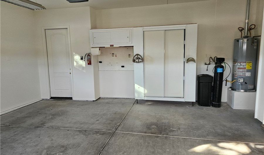 2694 Sanctuary Dr, Bullhead City, AZ 86442 - 3 Beds, 3 Bath
