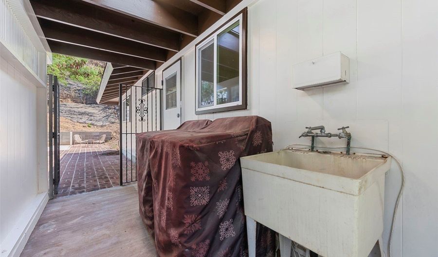 4819 Likini St, Honolulu, HI 96818 - 3 Beds, 2 Bath