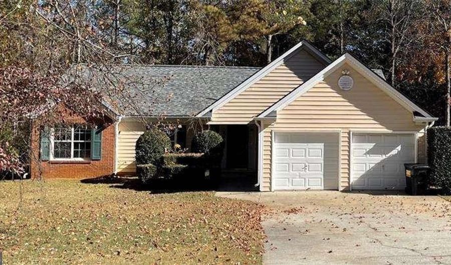 275 Summerfield Xing, Acworth, GA 30101 - 3 Beds, 2 Bath