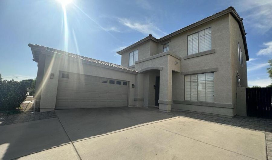 90 W BEECHNUT Pl, Chandler, AZ 85248 - 3 Beds, 4 Bath
