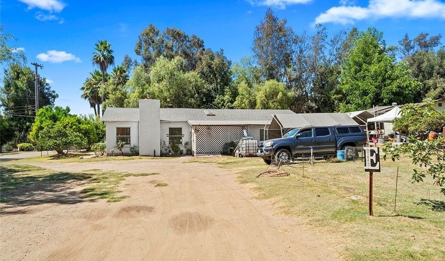 2243 N Nutmeg St, Escondido, CA 92026 - 3 Beds, 2 Bath