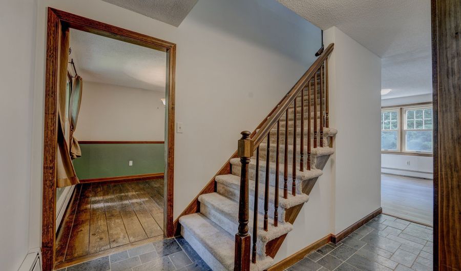 12 School House Hl, Burlington, CT 06013 - 3 Beds, 3 Bath