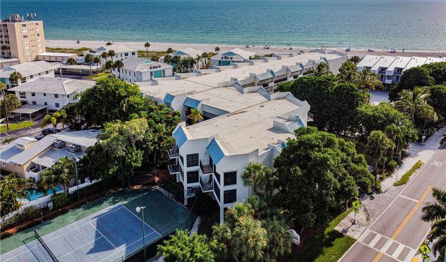 5608 Gulf Dr #111, Holmes Beach, FL 34217 - 2 Beds, 2 Bath