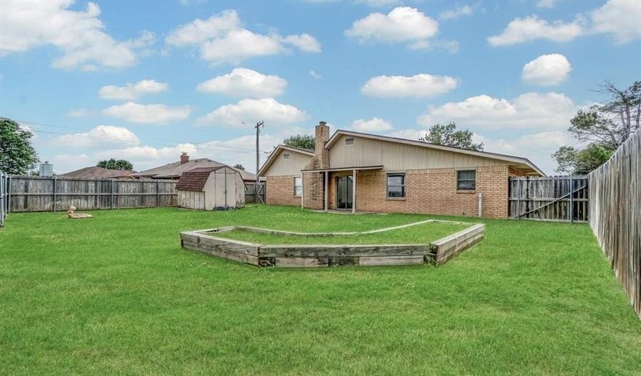 700 Taft St, Altus, OK 73521 - 3 Beds, 2 Bath