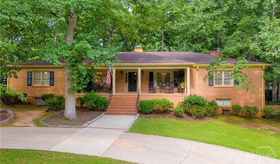 155 Devereux Dr, Athens, GA 30606 - 5 Beds, 3 Bath