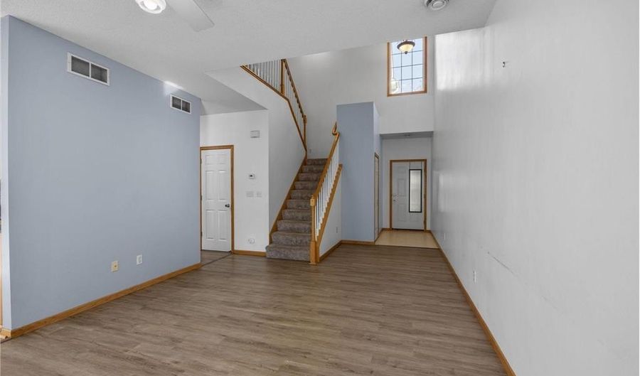 6524 154th St W 107, Apple Valley, MN 55124 - 3 Beds, 2 Bath