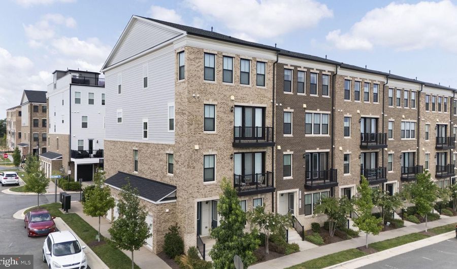 42623 NUBBINS Ter, Ashburn, VA 20147 - 3 Beds, 4 Bath