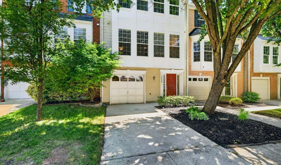 20400 BASELINE Ter, Ashburn, VA 20147 - 3 Beds, 4 Bath