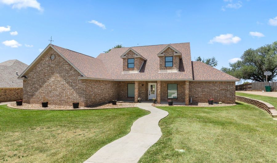 1111 S Ash, Archer City, TX 76351 - 4 Beds, 4 Bath