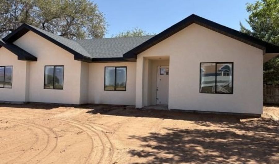 172 S Pioneer St, Colorado City, AZ 86021 - 3 Beds, 2 Bath