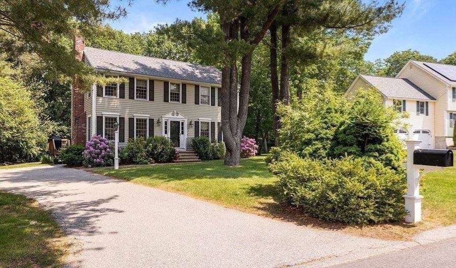 4 Noel Rd, Andover, MA 01810 - 3 Beds, 3 Bath