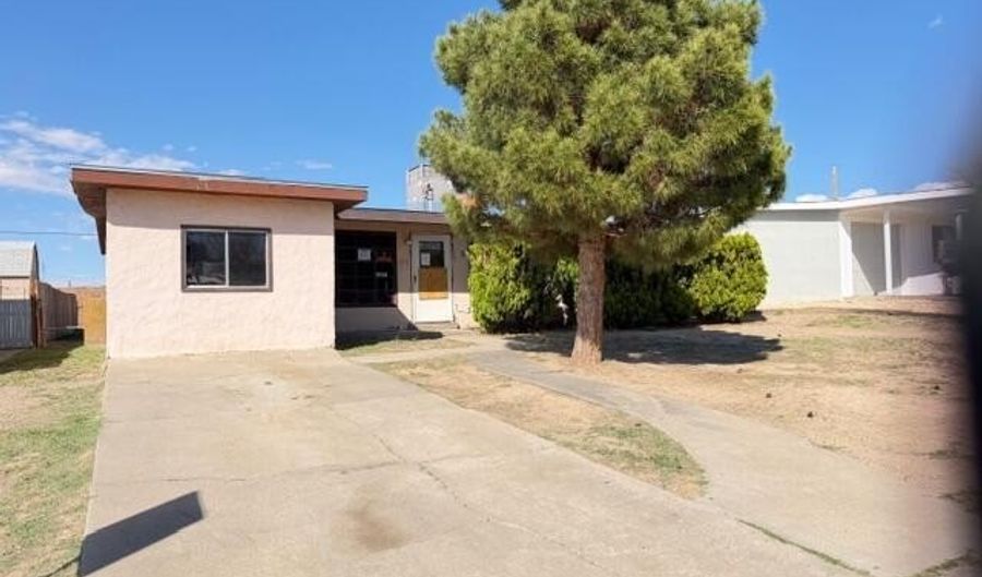 2407 Abbott Ave, Alamogordo, NM 88310 - 3 Beds, 1 Bath