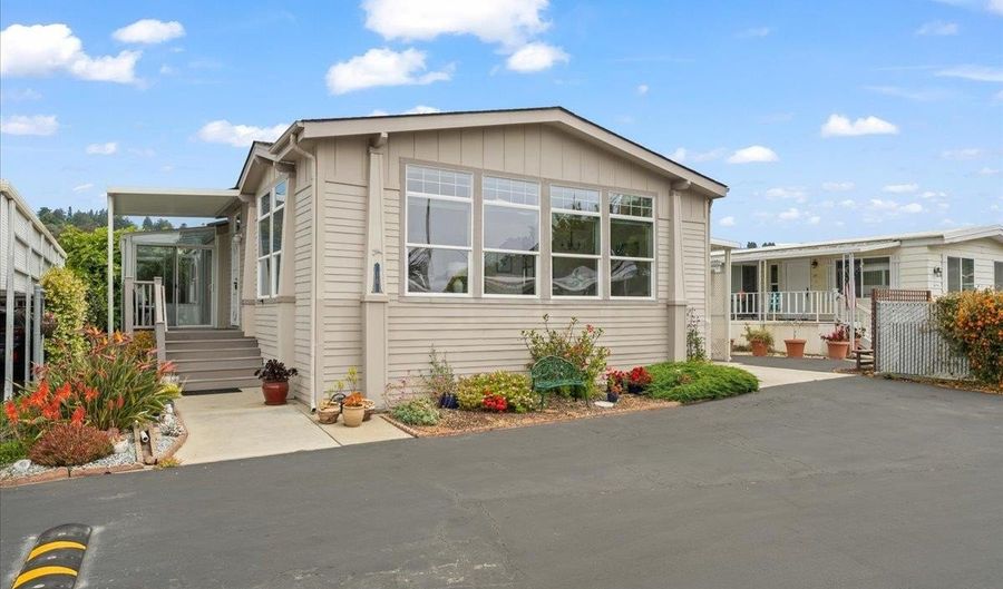 16 Primrose ST 16, Aptos, CA 95003 - 3 Beds, 2 Bath