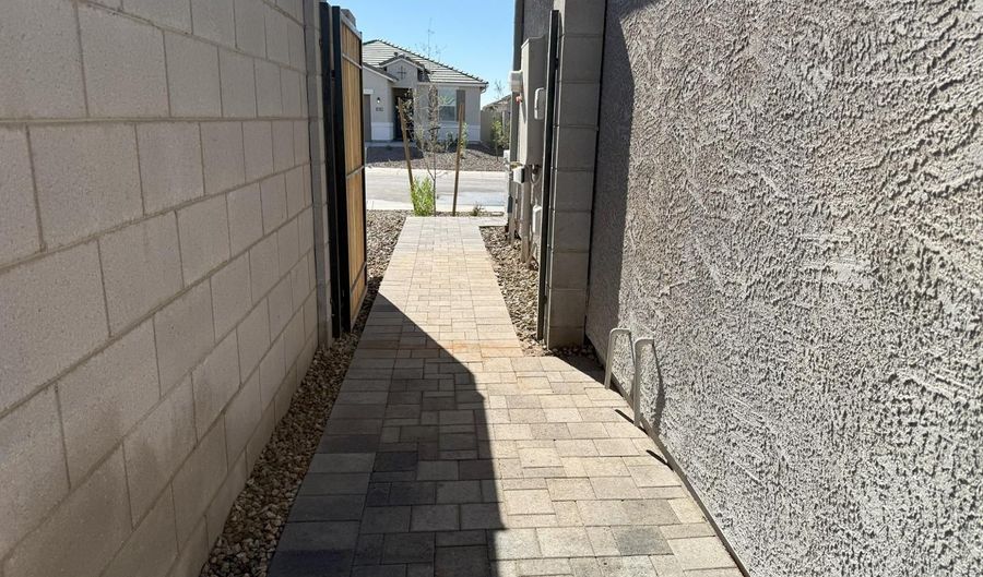 1840 W Spaulding Ave, Apache Junction, AZ 85120 - 4 Beds, 3 Bath
