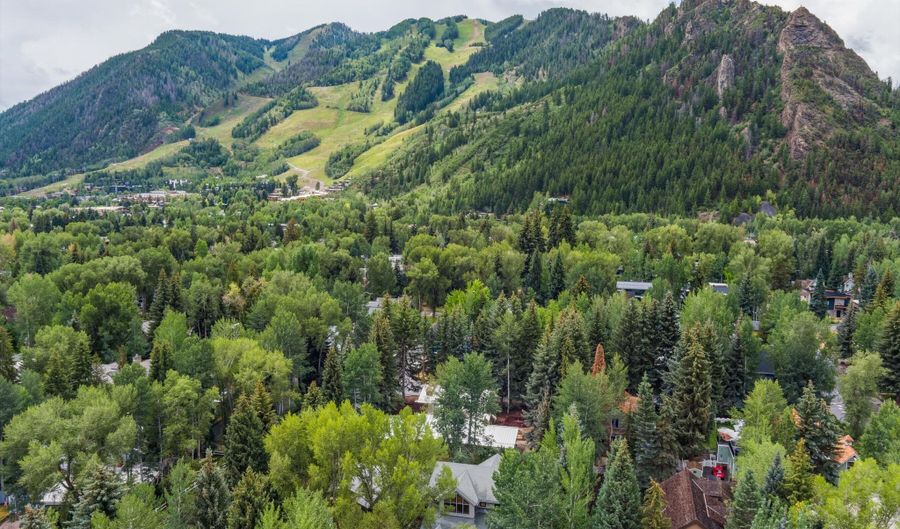 413 W Smuggler St, Aspen, CO 81611 - 4 Beds, 5 Bath