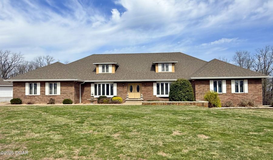 802 N Dade 135, Arcola, MO 65603 - 4 Beds, 4 Bath
