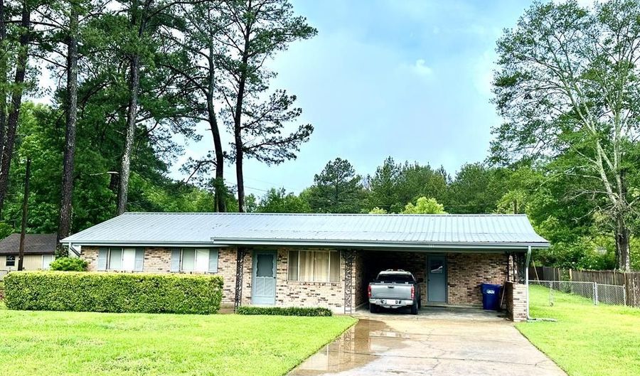 743 Brookwood, Brookhaven, MS 39601 - 3 Beds, 2 Bath