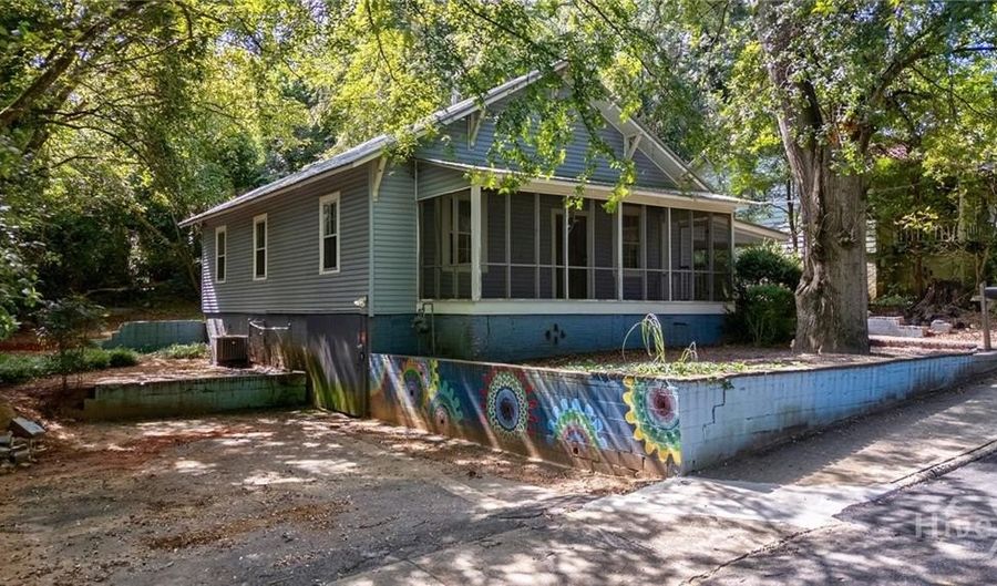 231 S Poplar St, Athens, GA 30601 - 4 Beds, 2 Bath