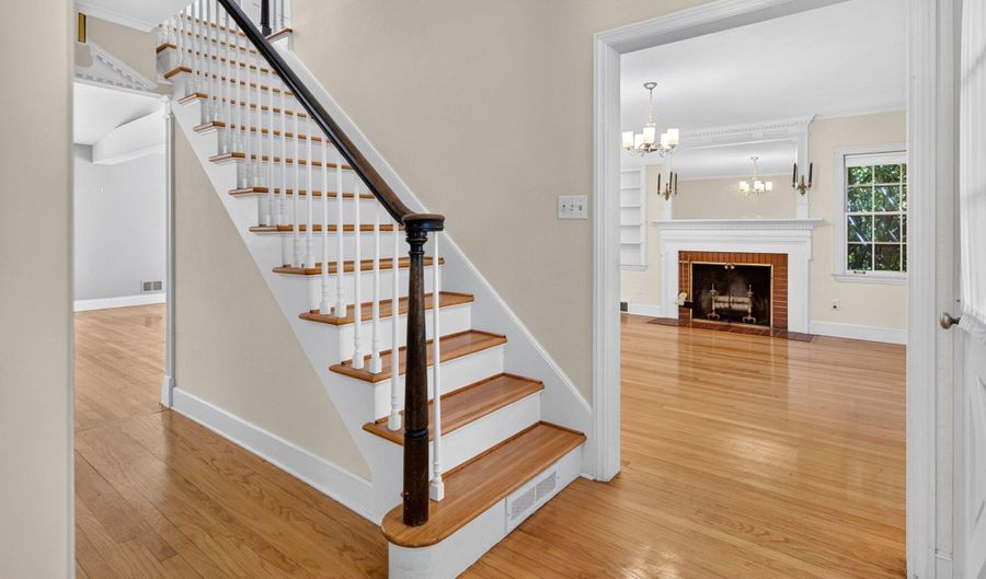 6 Loudon Pkwy, Albany, NY 12211 - 3 Beds, 2 Bath