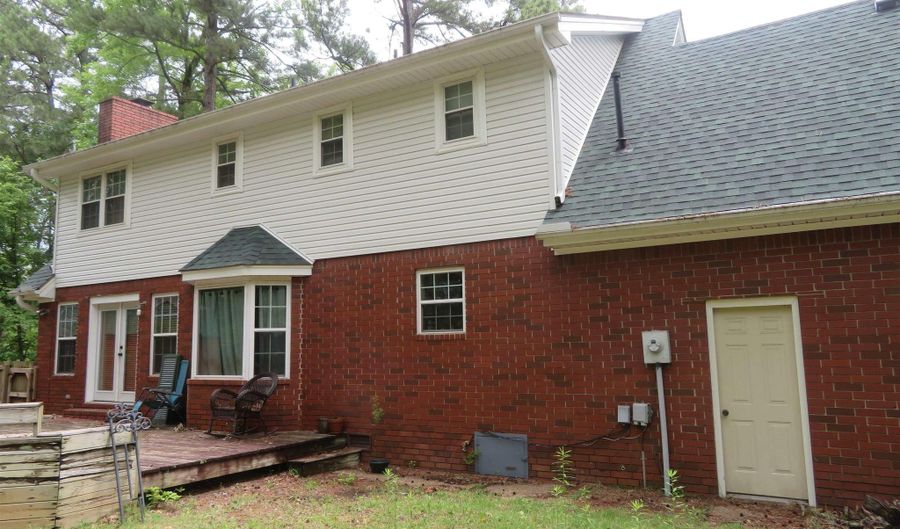 807 N Park Dr, Arkadelphia, AR 71923 - 3 Beds, 3 Bath