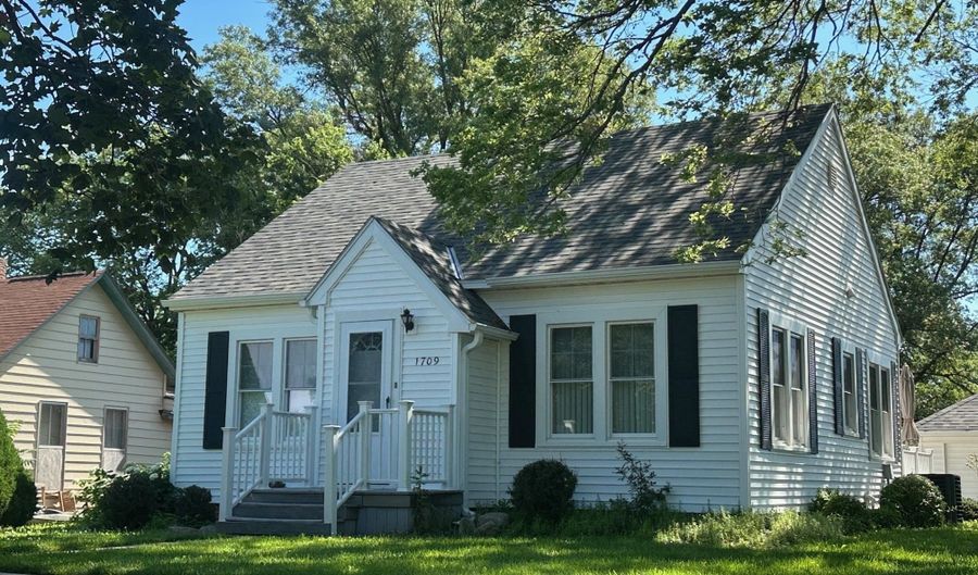 1709 N St, Auburn, NE 68305 - 2 Beds, 1 Bath