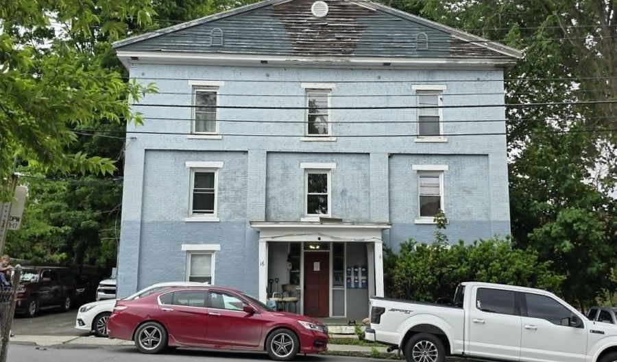 16 School St, Brattleboro, VT 05301 - 12 Beds, 6 Bath