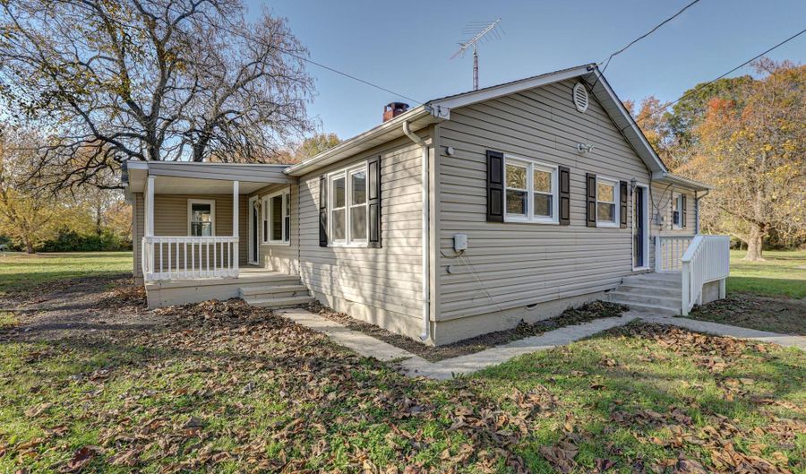 4841 SANDTOWN Rd, Felton, DE 19943 - 3 Beds, 2 Bath