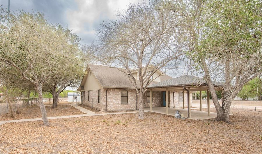 271 COUNTY ROAD 117, Alice, TX 78332 - 4 Beds, 3 Bath