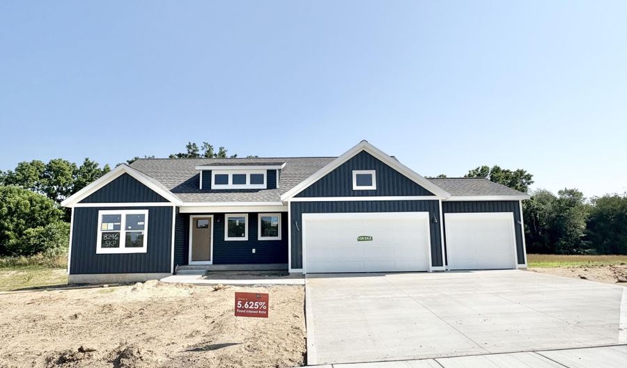 8296 Kettle Oak Dr SE, Alto, MI 49302 - 4 Beds, 4 Bath