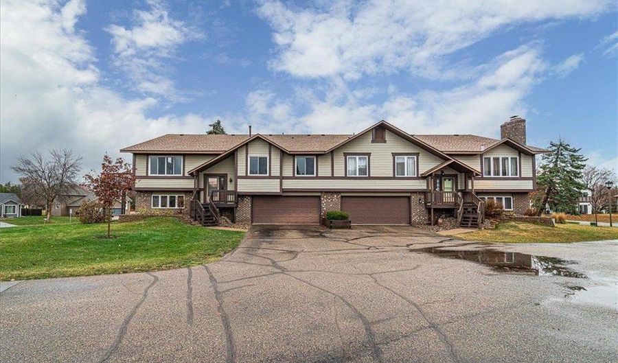 15705 Griffon Ct, Apple Valley, MN 55124 - 2 Beds, 3 Bath