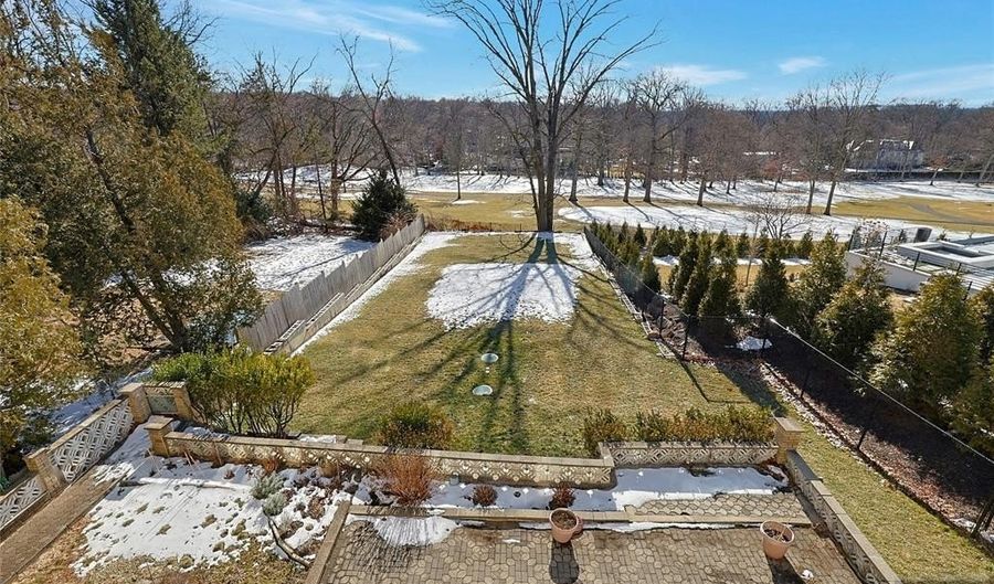 84 Miles, Alpine, NJ 07620 - 3 Beds, 3 Bath