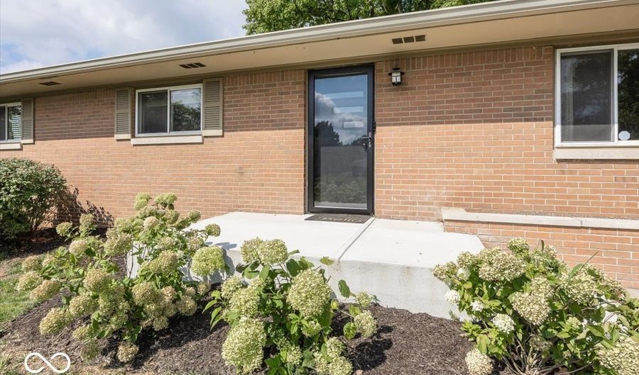 6054 Wexford Rd, Indianapolis, IN 46220 - 3 Beds, 2 Bath