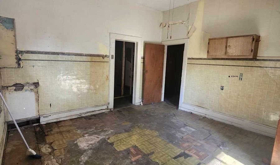 1725 Walnut Ave, Anniston, AL 36201 - 2 Beds, 1 Bath